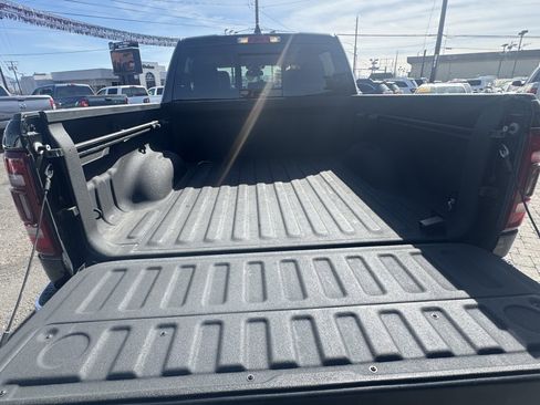 Used 2019 RAM 1500 Laramie image 16