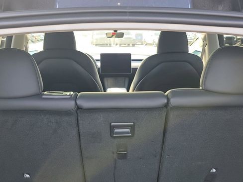 Used 2024 Tesla Model Y Long Range image 15