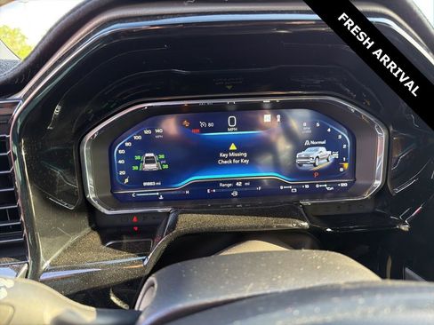 Used 2022 Chevrolet Silverado 1500 ZR2 w/ Technology Package AWD/4WD image 6