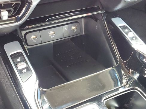 Used 2023 Kia Sorento SX image 21