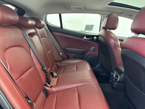 Used 2018 Kia Stinger Premium image 38