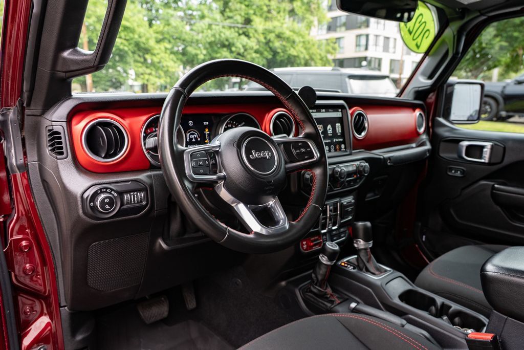 Used 2021 Jeep Gladiator Rubicon AWD/4WD image 23