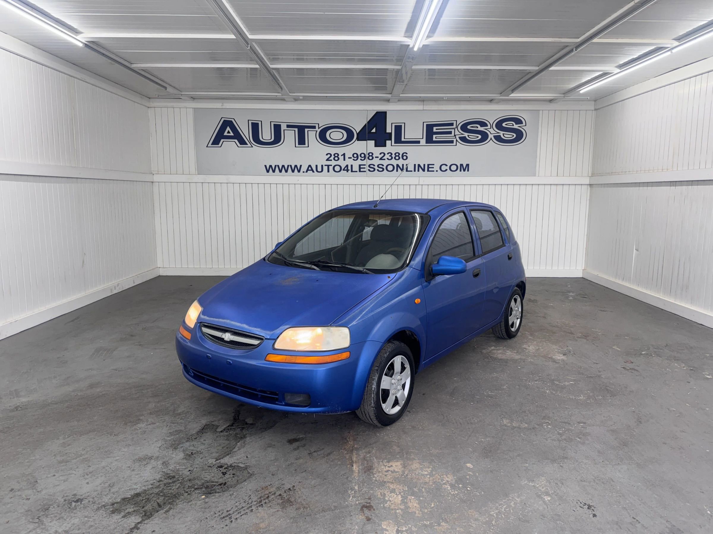 Used 2004 Chevrolet Aveo Hatchback FWD image 1