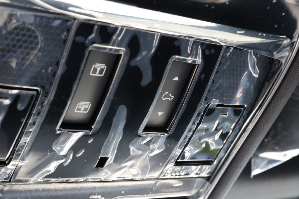 New 2026 Land Rover Range Rover Sport SE AWD/4WD image 24