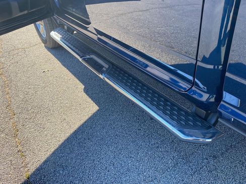 Used 2024 RAM 2500 Big Horn w/ Sport Appearance Package image 13