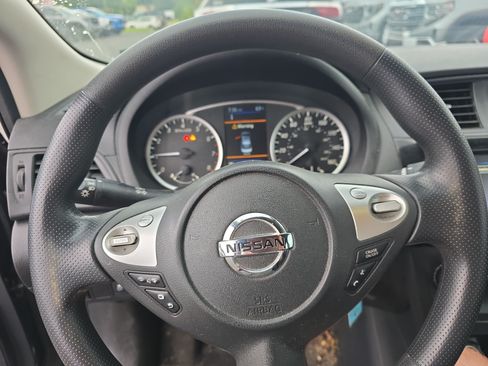 Used 2019 Nissan Sentra S w/ Appearance Package FWD image 17