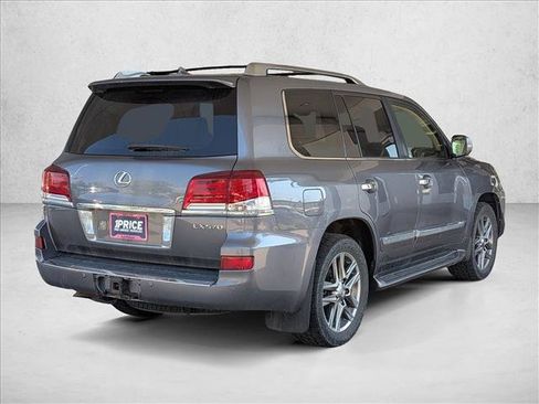 Used 2013 Lexus LX 570 4WD w/ Luxury Pkg image 5