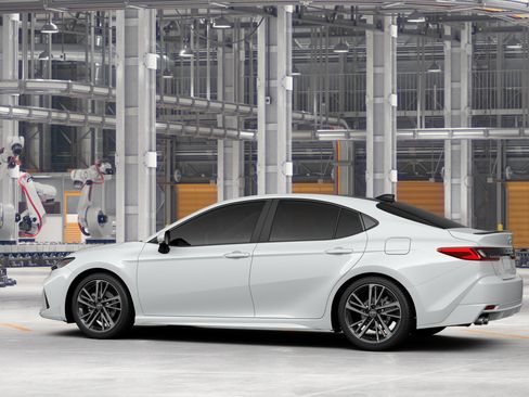 New 2026 Toyota Camry Hybrid FWD image 5