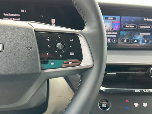 Certified 2025 Nissan Murano SV AWD/4WD image 15