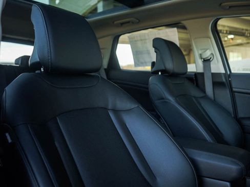 New 2026 Kia Sportage EX w/ EX Panorama Roof Package image 12