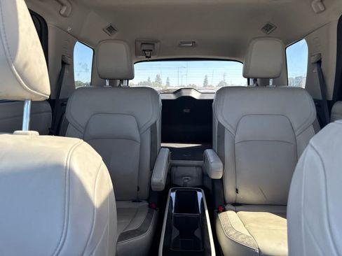 Used 2022 Nissan Pathfinder SL w/ SL Premium Package FWD image 18
