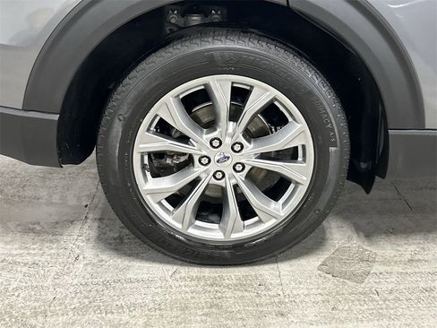 Used 2021 Ford Explorer XLT w/ Equipment Group 202A image 12