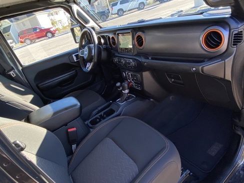Used 2022 Jeep Gladiator Mojave w/ Cold Weather Group image 23