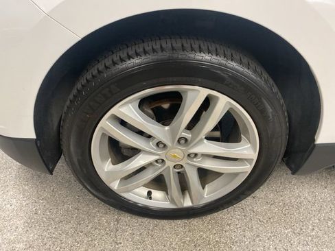 Used 2019 Chevrolet Equinox Premier FWD image 11