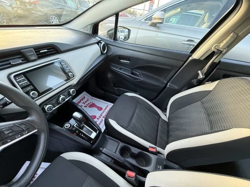 Used 2021 Nissan Versa SV image 8