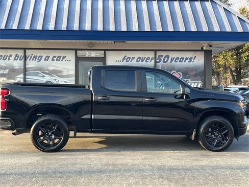 Used 2022 Chevrolet Silverado 1500 Custom w/ LPO, Dark Essentials Package image 4