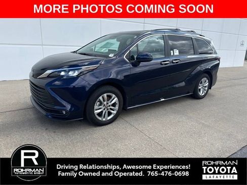 Used 2025 Toyota Sienna XLE w/ XLE Plus Package AWD/4WD image 1