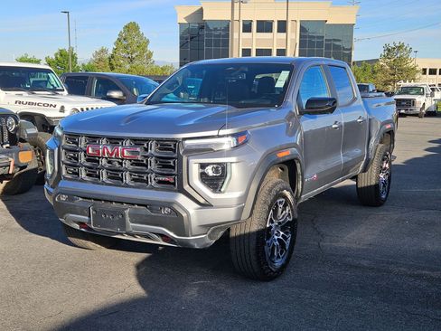 Used 2024 GMC Canyon AT4 w/ AT4 Premium Package AWD/4WD image 11