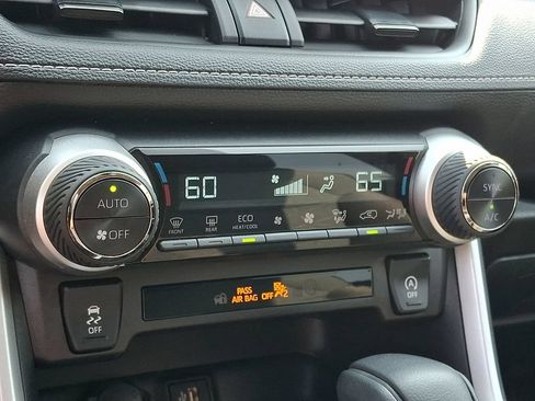 Certified 2025 Toyota RAV4 XLE FWD image 18