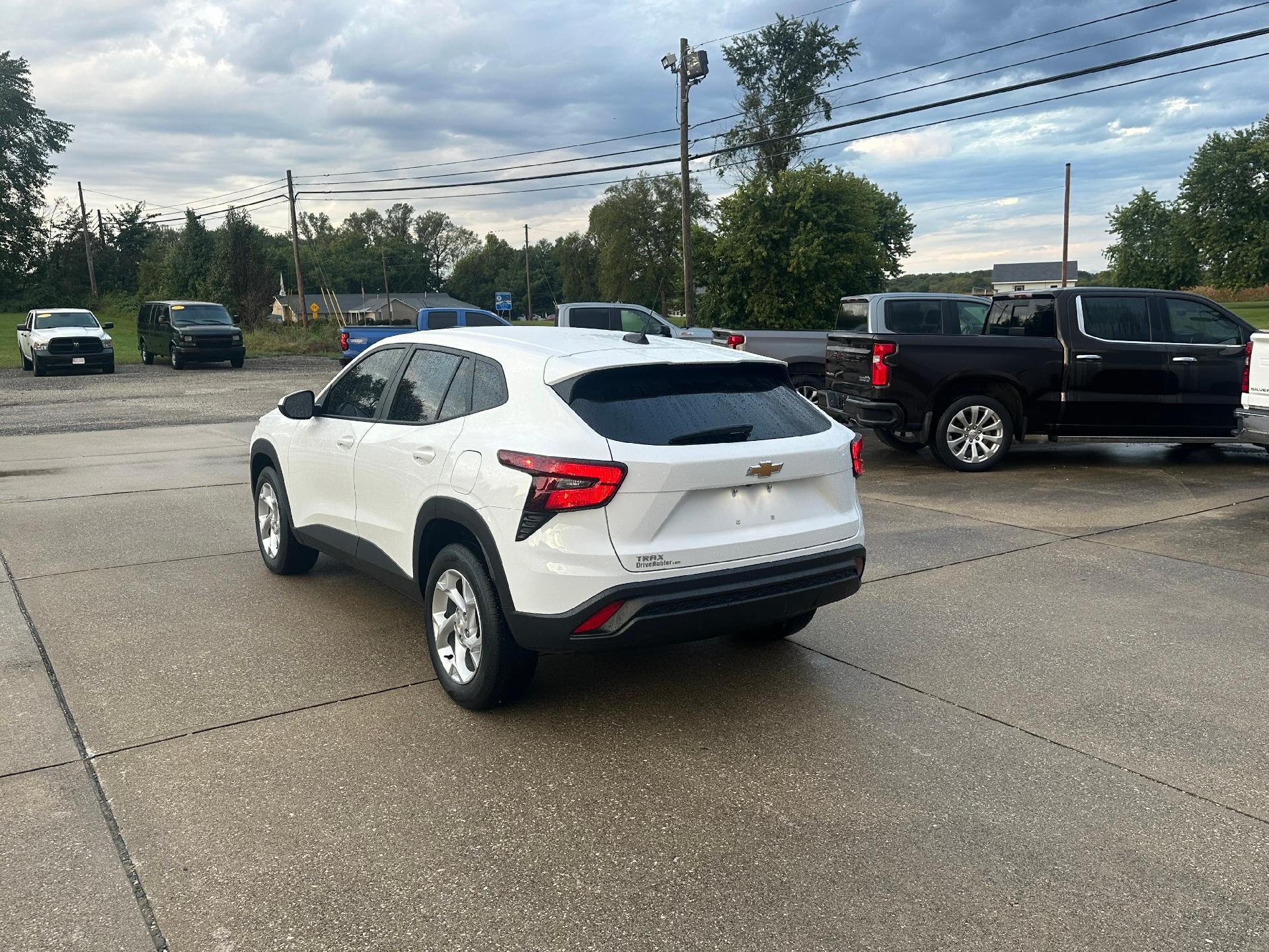 Used 2024 Chevrolet Trax LS w/ LS Convenience Package FWD image 5
