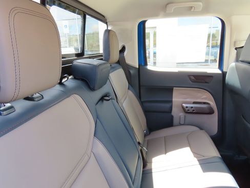 Used 2025 Ford Maverick Lariat w/ 4K Tow Package image 32