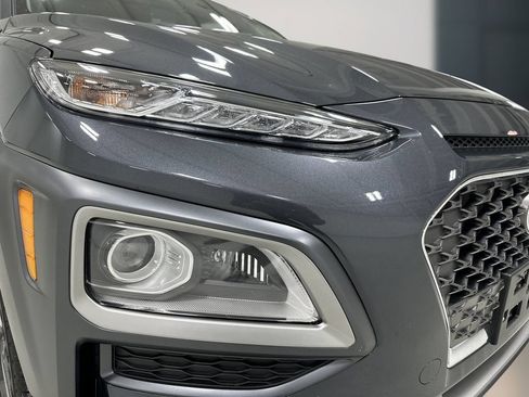 Used 2021 Hyundai Kona Limited w/ Cargo Package FWD image 12