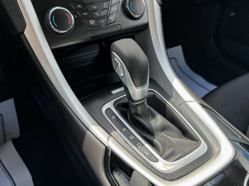 Used 2015 Ford Fusion SE image 32