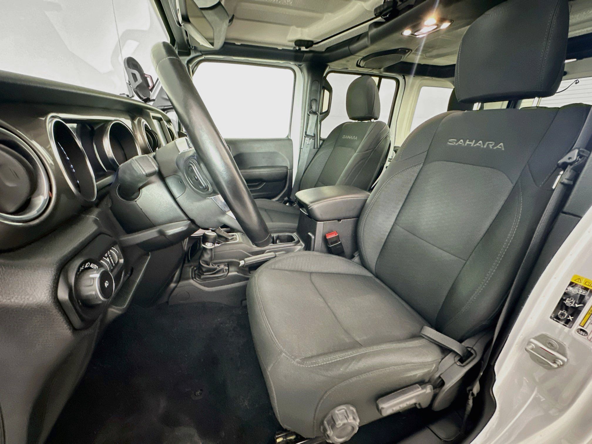 Used 2020 Jeep Wrangler Unlimited Sahara AWD/4WD image 13