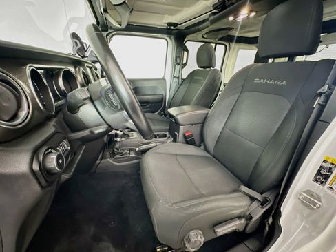 Used 2020 Jeep Wrangler Unlimited Sahara AWD/4WD image 13