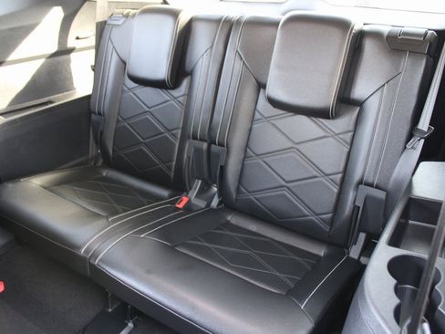 Certified 2024 Volkswagen Atlas SE image 22