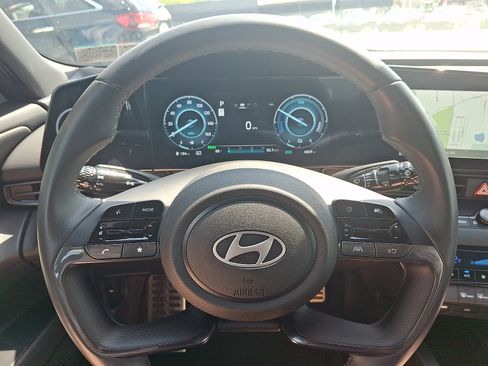 Used 2025 Hyundai Elantra SEL FWD image 19