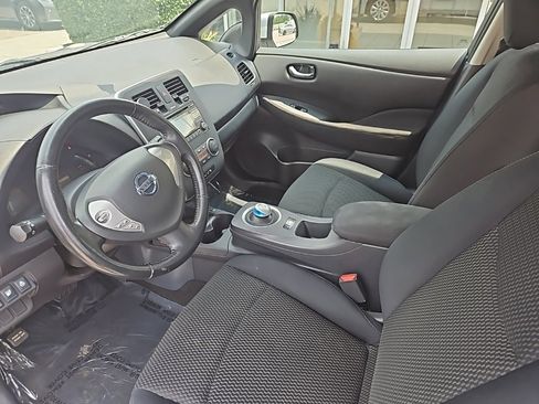 Used 2013 Nissan Leaf S image 12