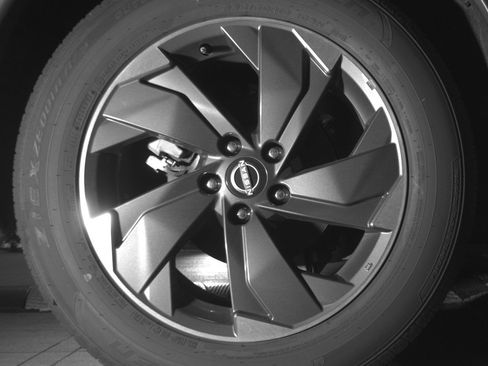 Used 2025 Nissan Rogue SV FWD image 15