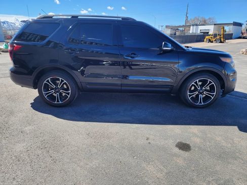 Used 2015 Ford Explorer Sport w/ Equipment Group 401A image 4