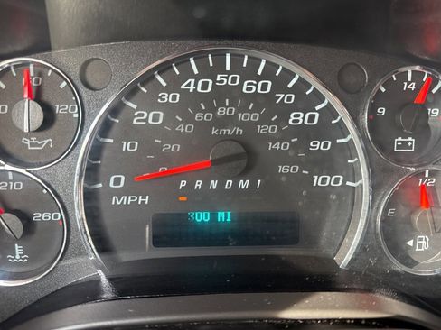 Used 2024 GMC Savana 2500 w/ Driver Convenience Package image 18