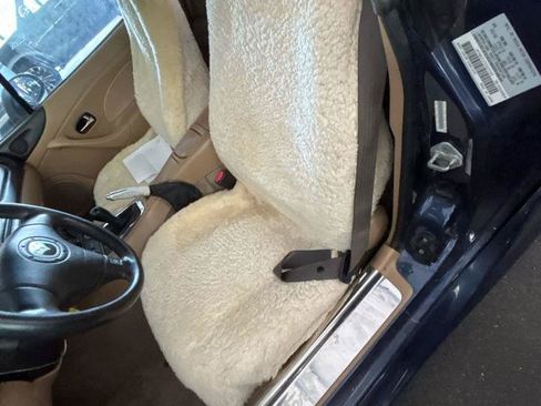 Used 2002 MAZDA MX-5 Miata RWD image 13