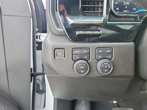 Used 2024 Chevrolet Silverado 3500 High Country w/ High Country Premium Package AWD/4WD image 22