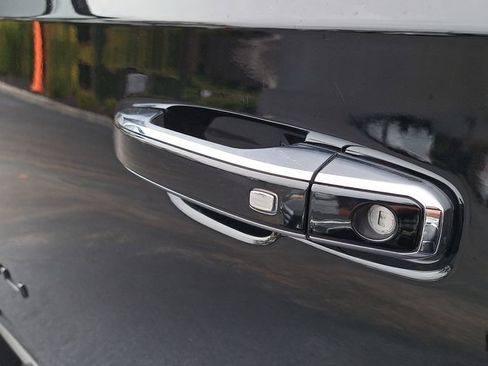 Used 2021 GMC Yukon Denali w/ LPO, Illumination Package image 7