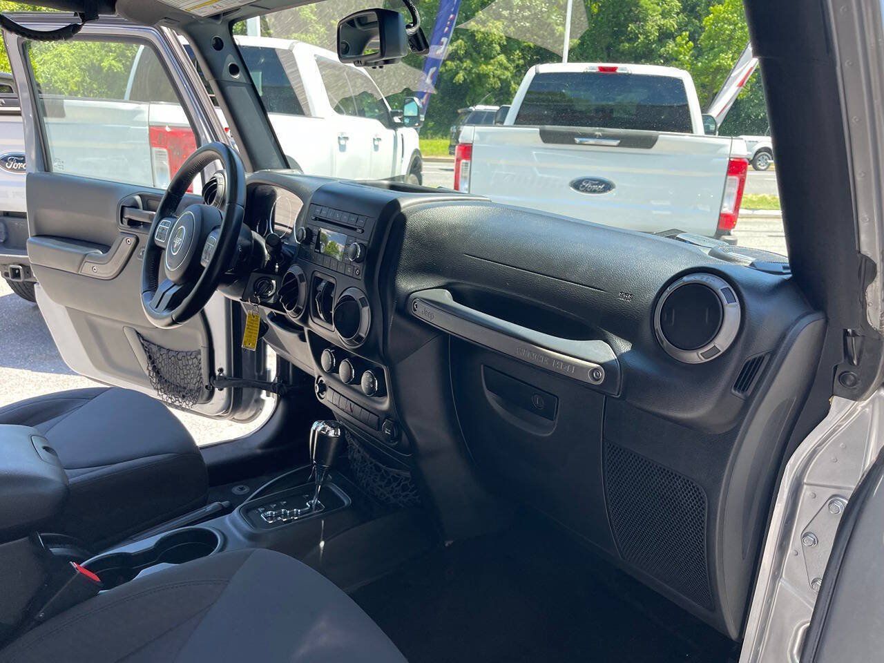 Used 2017 Jeep Wrangler Unlimited Sport AWD/4WD image 33