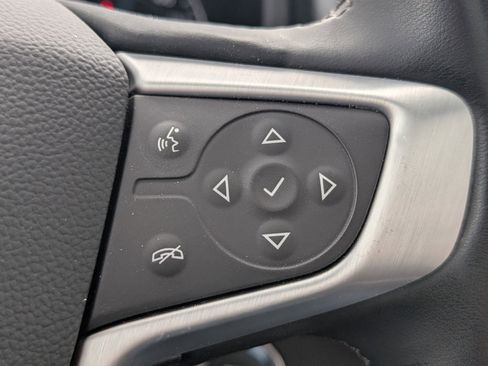 Used 2024 GMC Terrain SLT w/ Infotainment Package II image 17