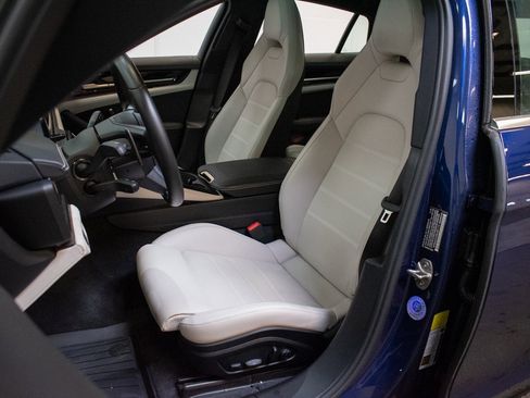 Certified 2024 Porsche Panamera 4 image 5