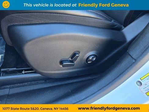 Used 2019 Jeep Cherokee Trailhawk w/ Cold Weather Group AWD/4WD image 18