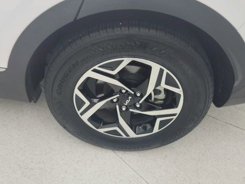 Used 2025 Kia Sportage LX image 28