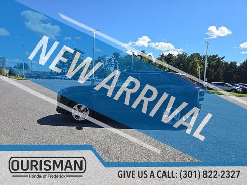 Used 2021 Toyota RAV4 XLE Premium AWD/4WD image 5