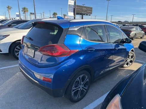 Used 2019 Chevrolet Bolt Premier w/ Infotainment Package image 10