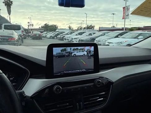 Used 2021 Ford Escape SE w/ Cold Weather Package FWD image 10