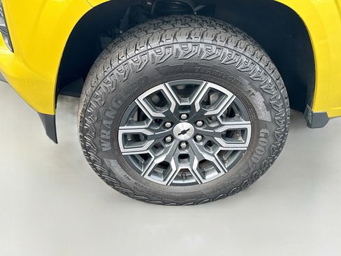 Used 2023 Chevrolet Colorado Z71 w/ Z71 Convenience Package 2 AWD/4WD image 31