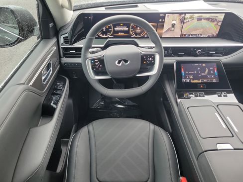 New 2026 INFINITI QX80 Luxe image 14