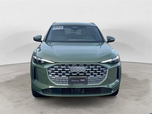 Used 2025 Audi Q5 Premium Plus w/ Premium Plus image 2