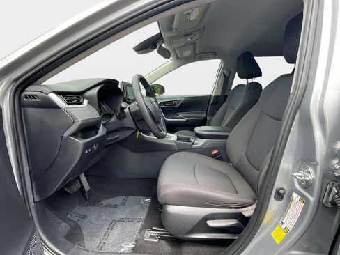Used 2020 Toyota RAV4 LE FWD image 15